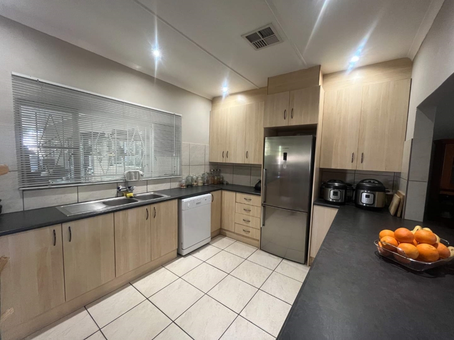 5 Bedroom Property for Sale in Keidebees Northern Cape